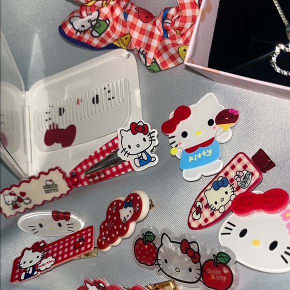 Hello Kitty Red and Pink Accessory Collection/ Hello kitty bundle - Picture 4 of 7